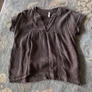Zenana Outfitters Brown Textured V-Neck Blouse